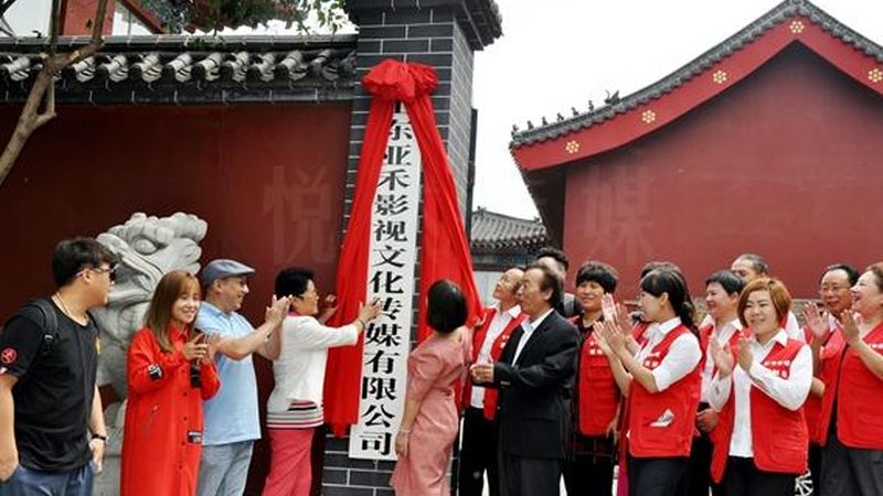 在选择直播代运营公司时，可以从以下几个方面考察其实力：